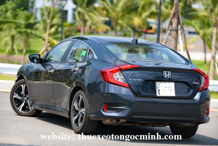 thuê xe tháng 4 chỗ Honda Civic tại Hà Nội
