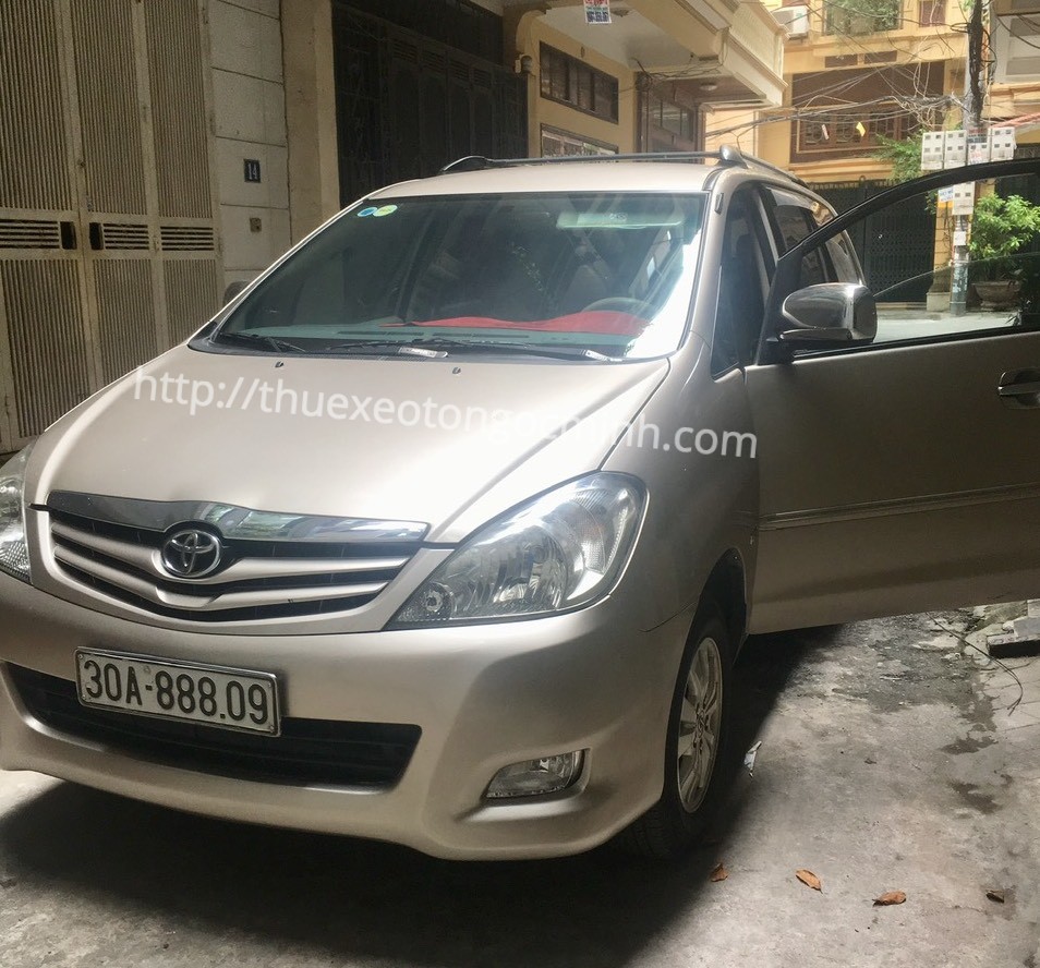 Dịch vụ cho thuê xe 7 chỗ Toyota Innova giá rẻ tại Hà Nội