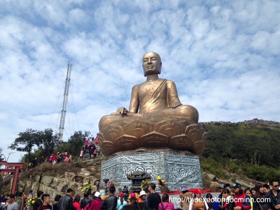 Công ty Ngọc Minh chuyên cho thuê xe chất lượng giá rẻ đi chùa Yên Tử