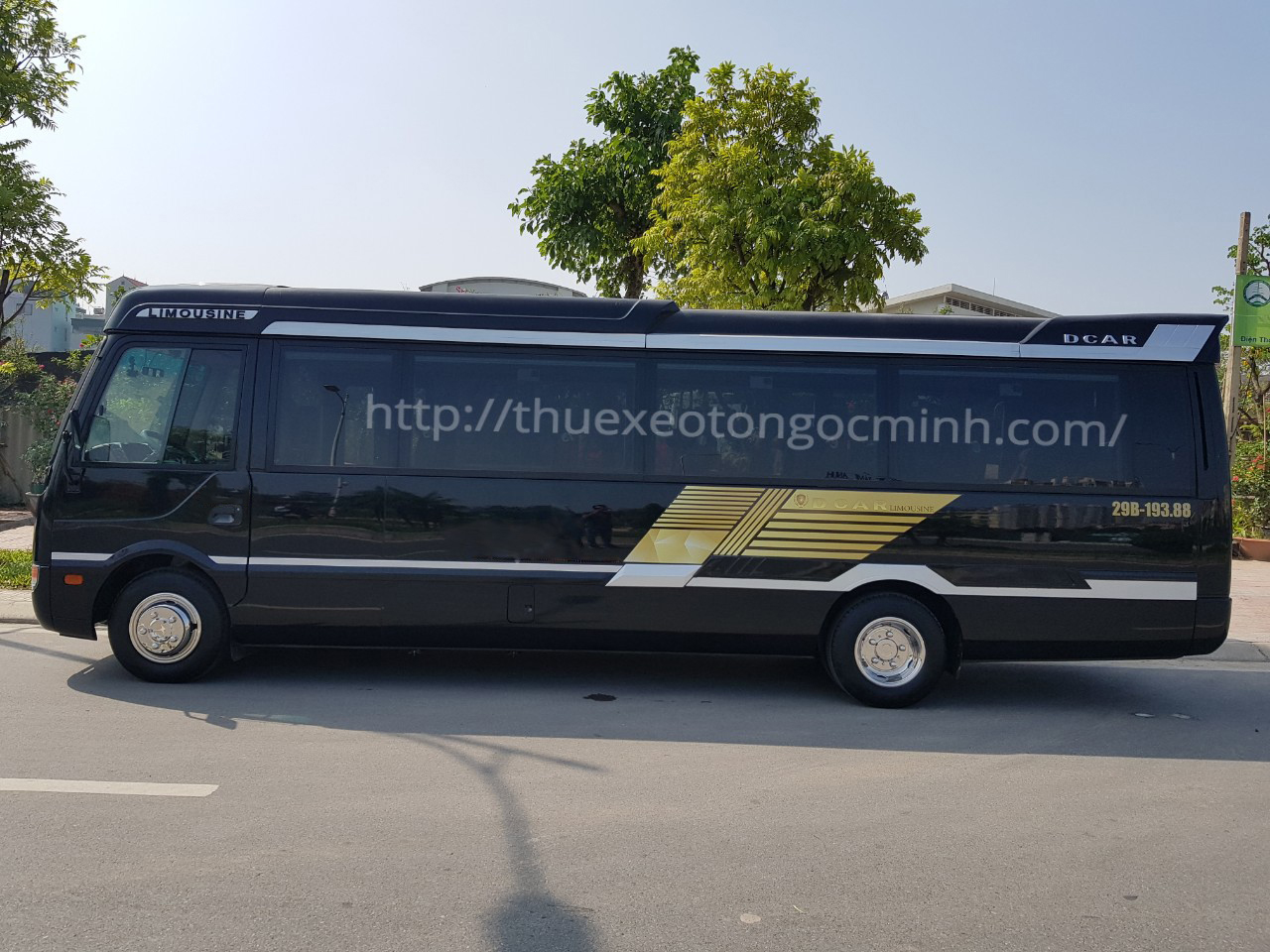 Thuê xe Fuso Rosa Dcar Limousine 19 chỗ tại Hà Nội Thuê xe Fuso Rosa Dcar Limousine 19 chỗ tại Hà Nội