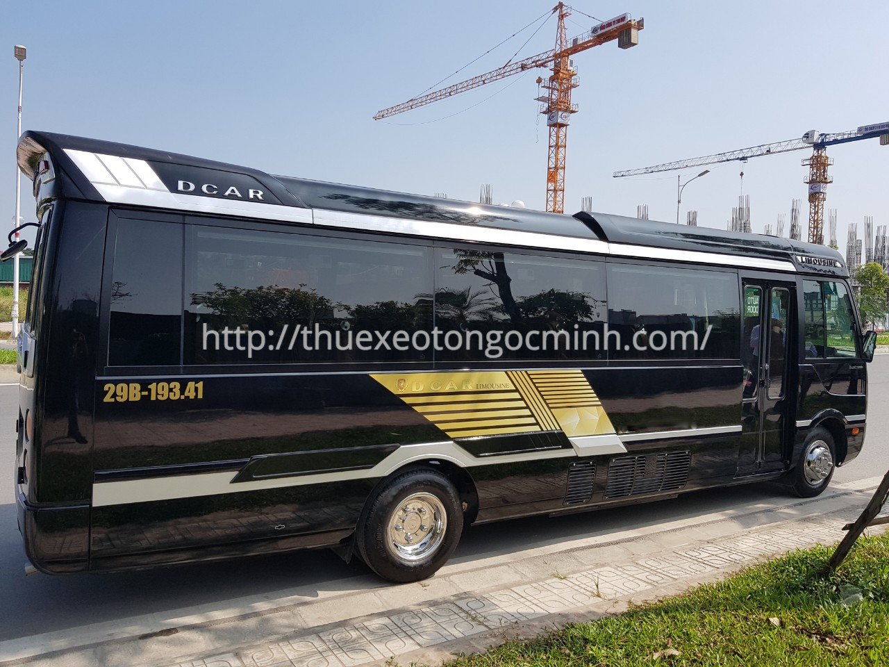 Bảng giá thuê xe Fuso Limousine 19 chỗ tại Hà Nội