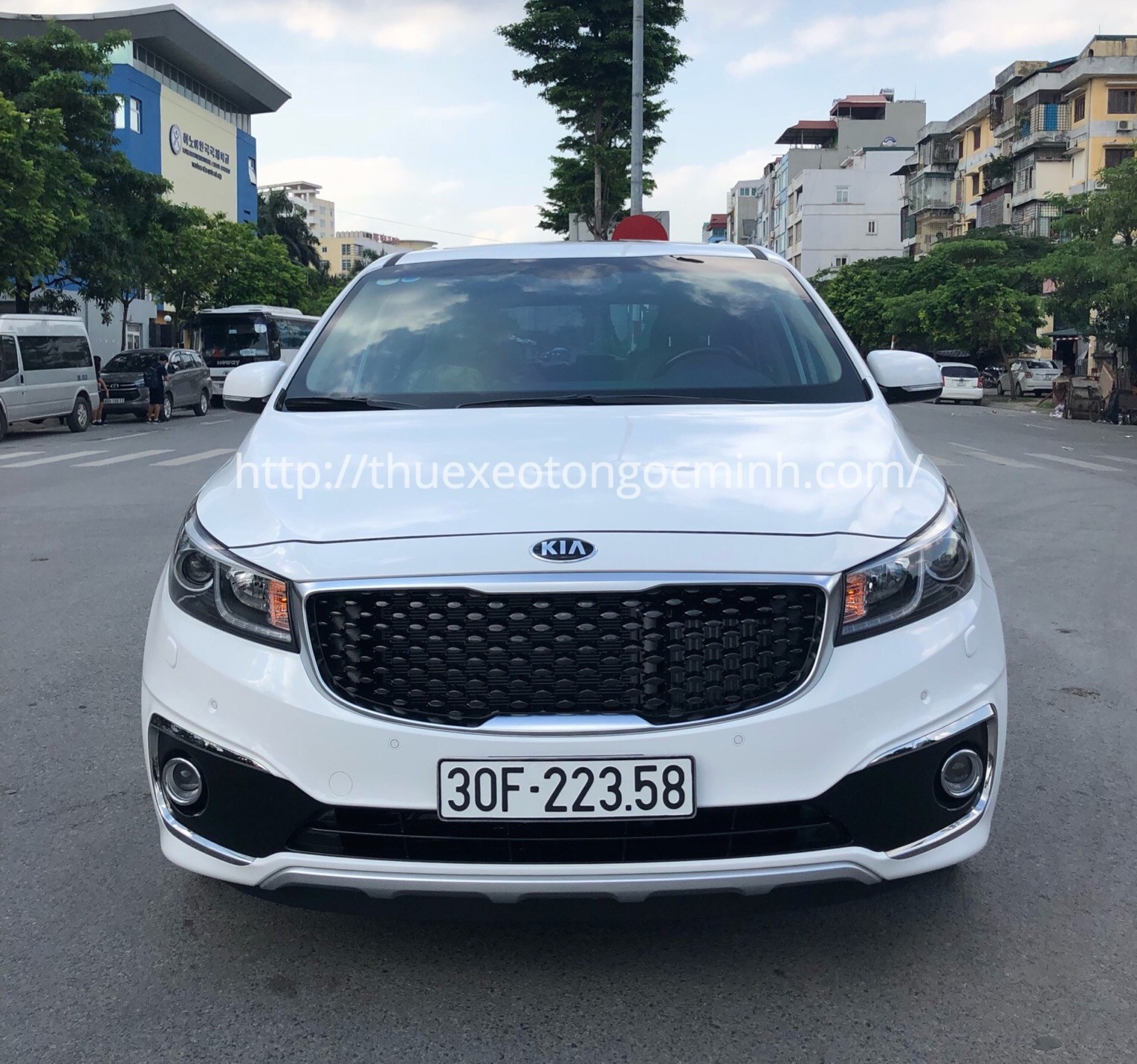 Ngọc Minh cho thuê xe Kia Sedona 7 chỗ có lái tại Hà Nội Ngọc Minh cho thuê xe Kia Sedona 7 chỗ có lái tại Hà Nội