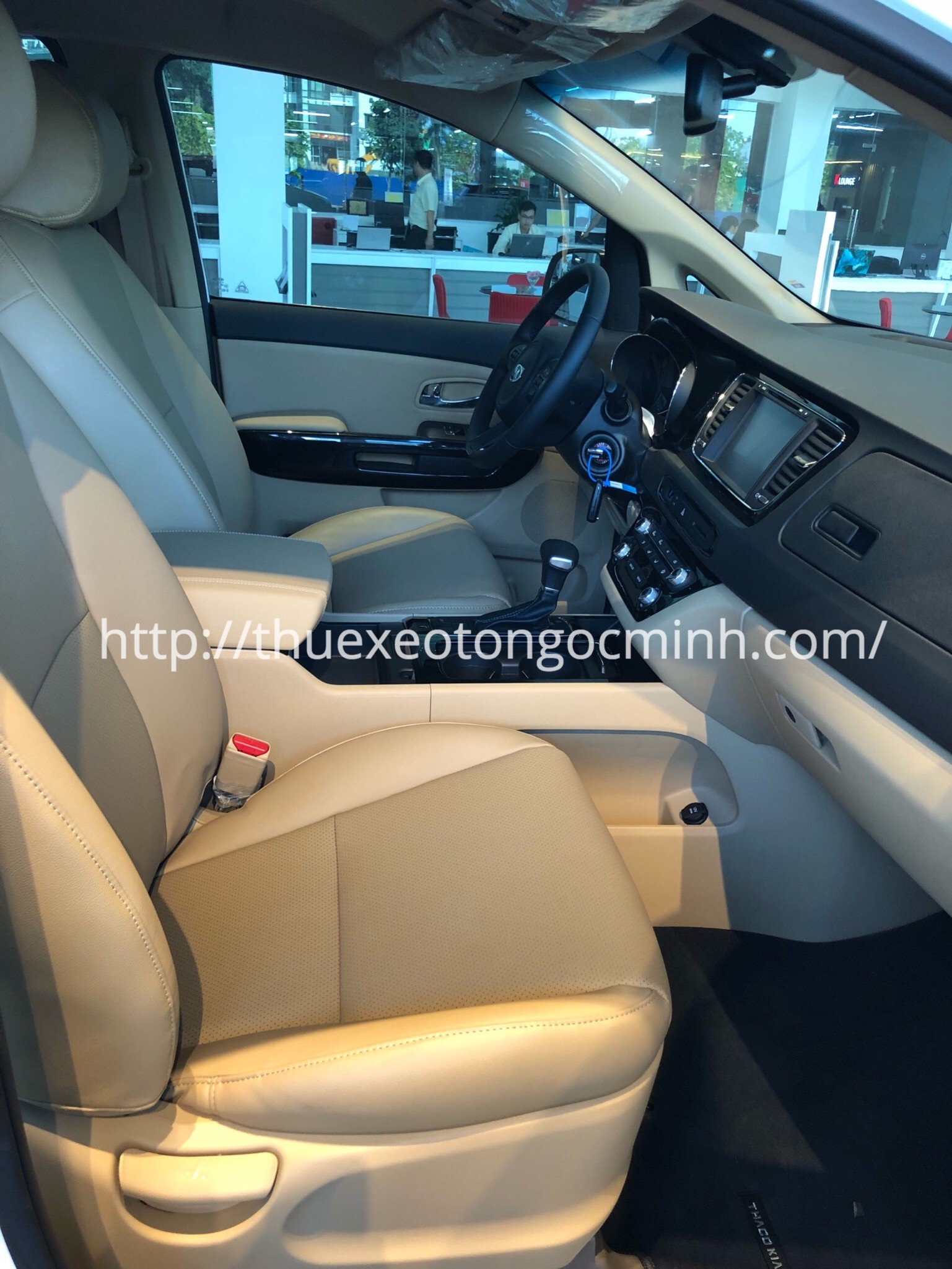 Thuê xe 7 chỗ Kia Sedona tại Hà Nội Thuê xe 7 chỗ Kia Sedona tại Hà Nội