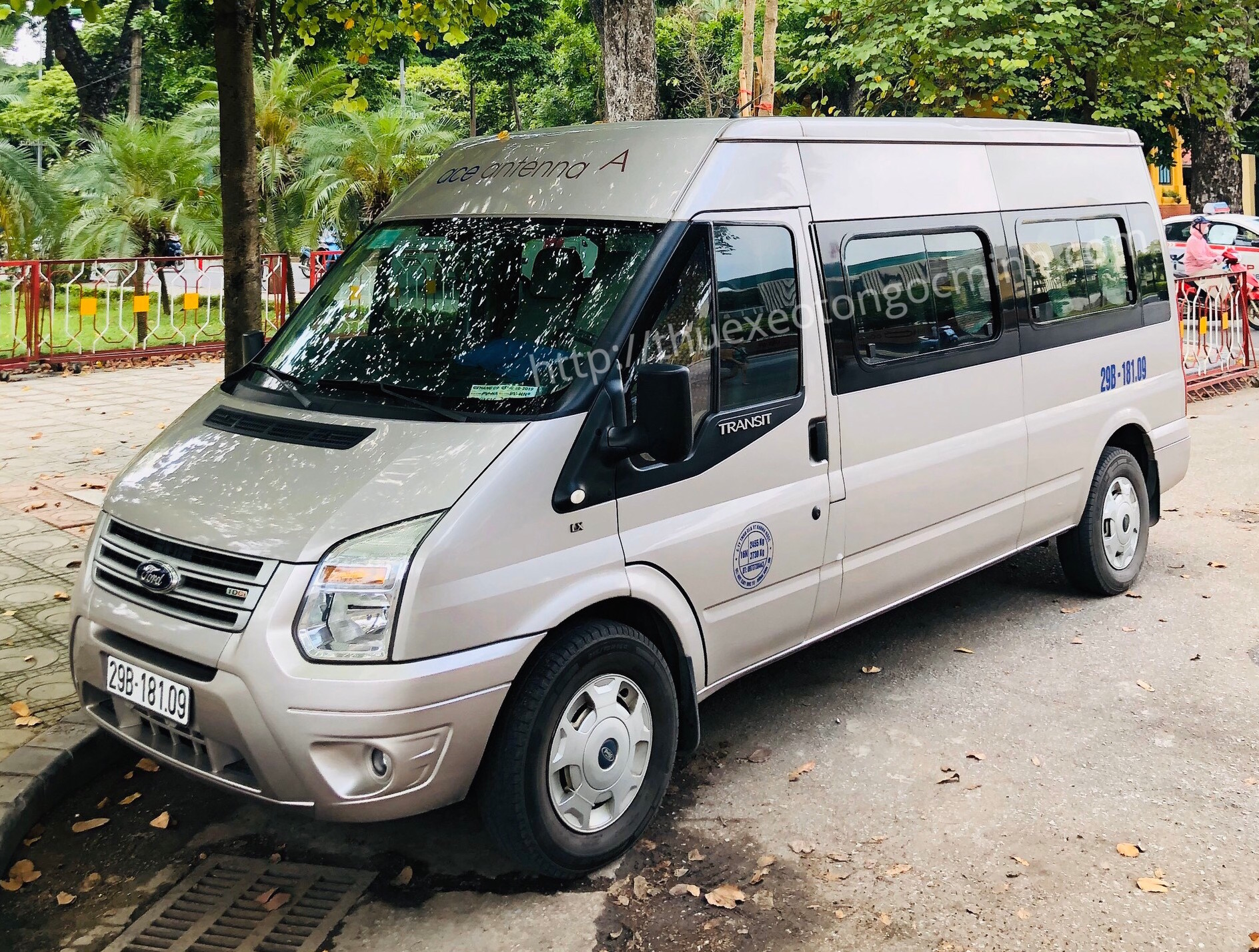 Thuê xe 16 chỗ đón sân bay Nội Bài