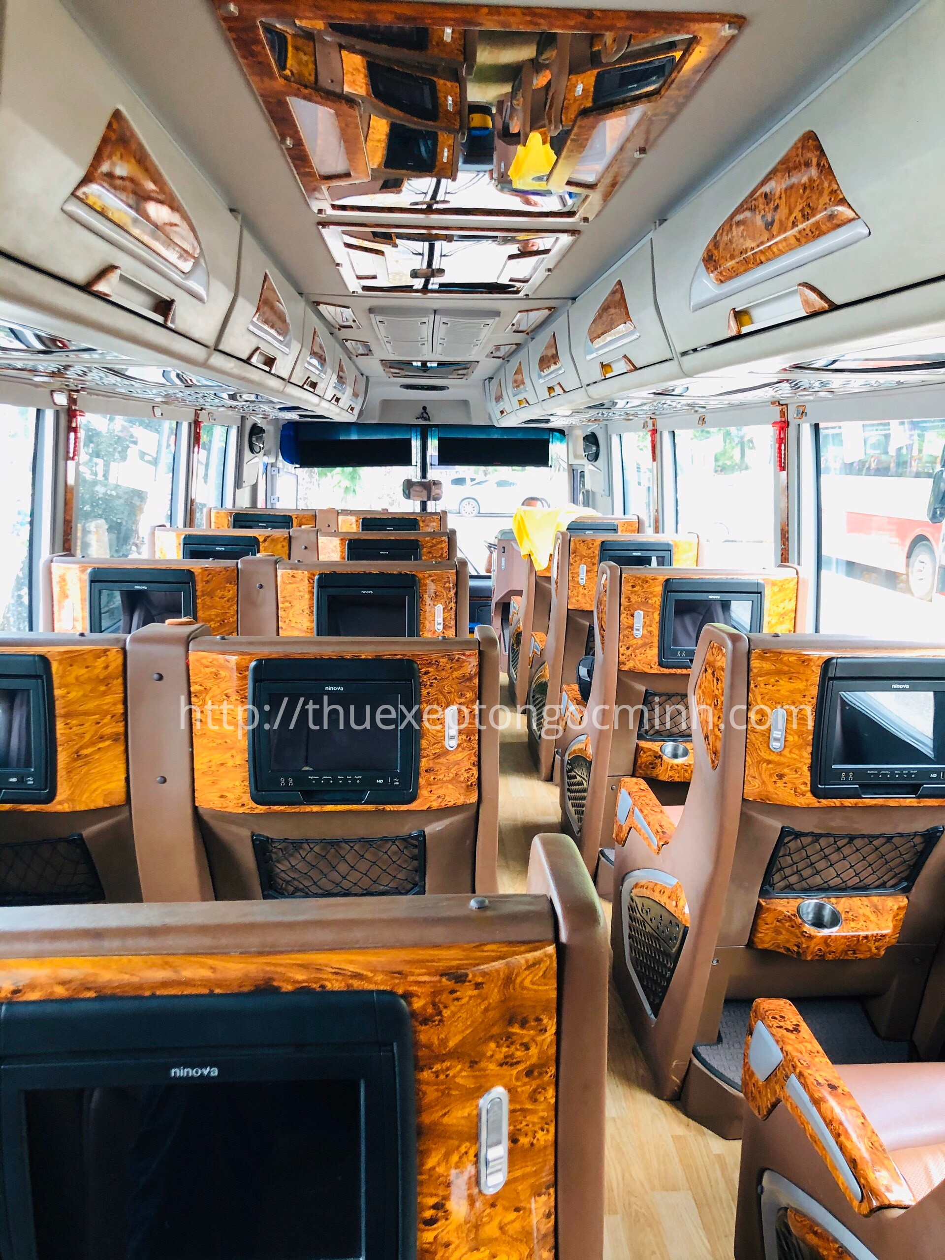 Thuê xe FX120 Limousine 29 chỗ tại Hà Nội Thuê xe FX120 Limousine 29 chỗ tại Hà Nội