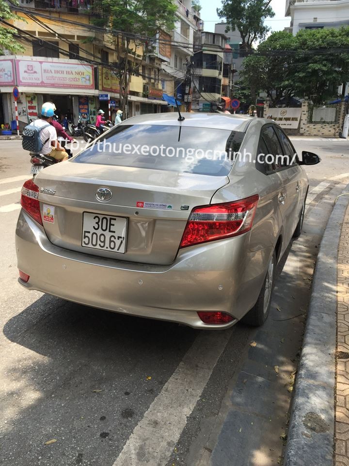 Thuê xe 4 chỗ có lái tại Hà Nội Ngọc Minh