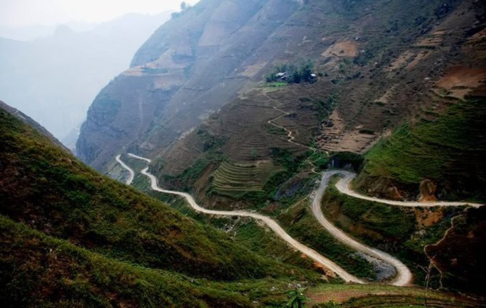 Những cung đường đèo đẹp nhất và hiểm trở nhất Những cung đường đèo đẹp nhất và hiểm trở nhất