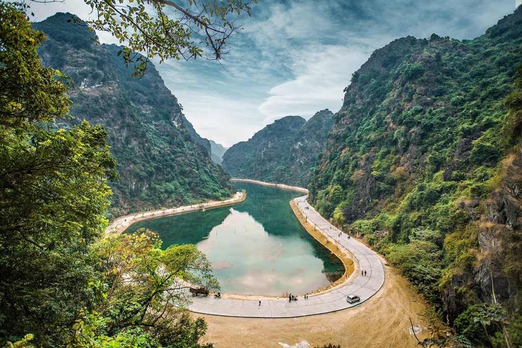 Cho thuê xe du kịch đi Ninh Bình