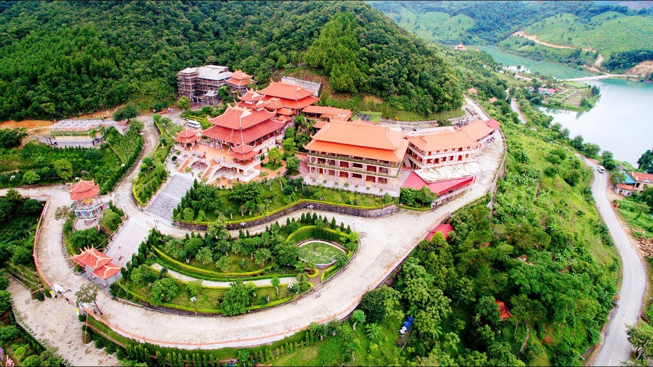 Thiền viện Trúc Lâm Yên Tử nhìn từ trên cao 