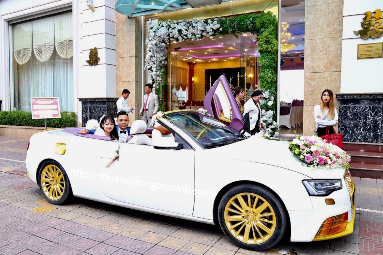 Dòng xe cưới 4 chỗ đời mới, sang trọng, lịch lãm Dòng xe cưới 4 chỗ đời mới, sang trọng, lịch lãm