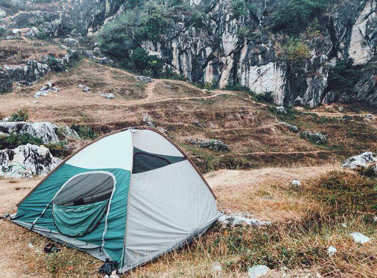 Rủ nhau cắm trại ở núi Trầm