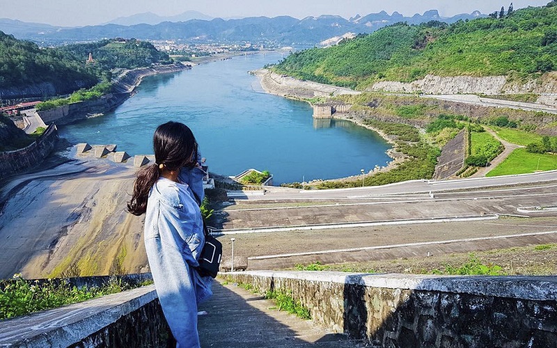 Cho thuê xe 16 chỗ đi Hoà Bình tại quận Cầu Giấy Cho thuê xe 16 chỗ đi Hoà Bình tại quận Cầu Giấy