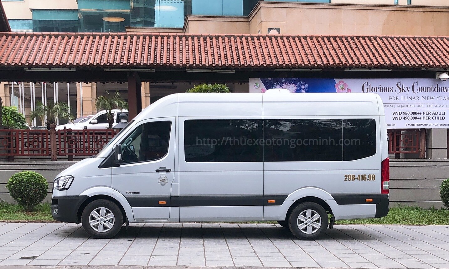 Thuê xe 16 chỗ Hyundai Solati tại Hà Nội