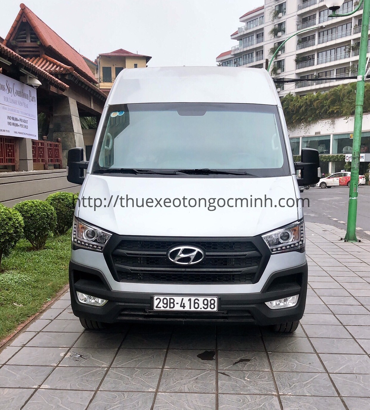 Cho thuê xe Hyundai Solati 16 chỗ giá rẻ nhất Hà Nội